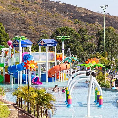 Hotel Golden Park All Inclusive Pocos De Caldas By Nacional Inn Eksteriør billede Splash Island