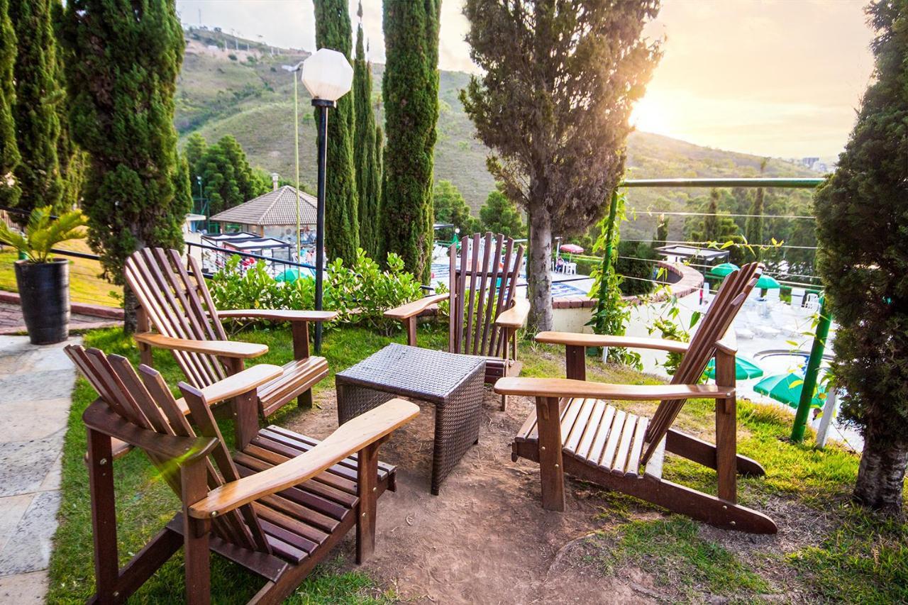 Hotel Golden Park All Inclusive Pocos De Caldas By Nacional Inn Eksteriør billede Adirondack chairs at the Sun Valley Lodge