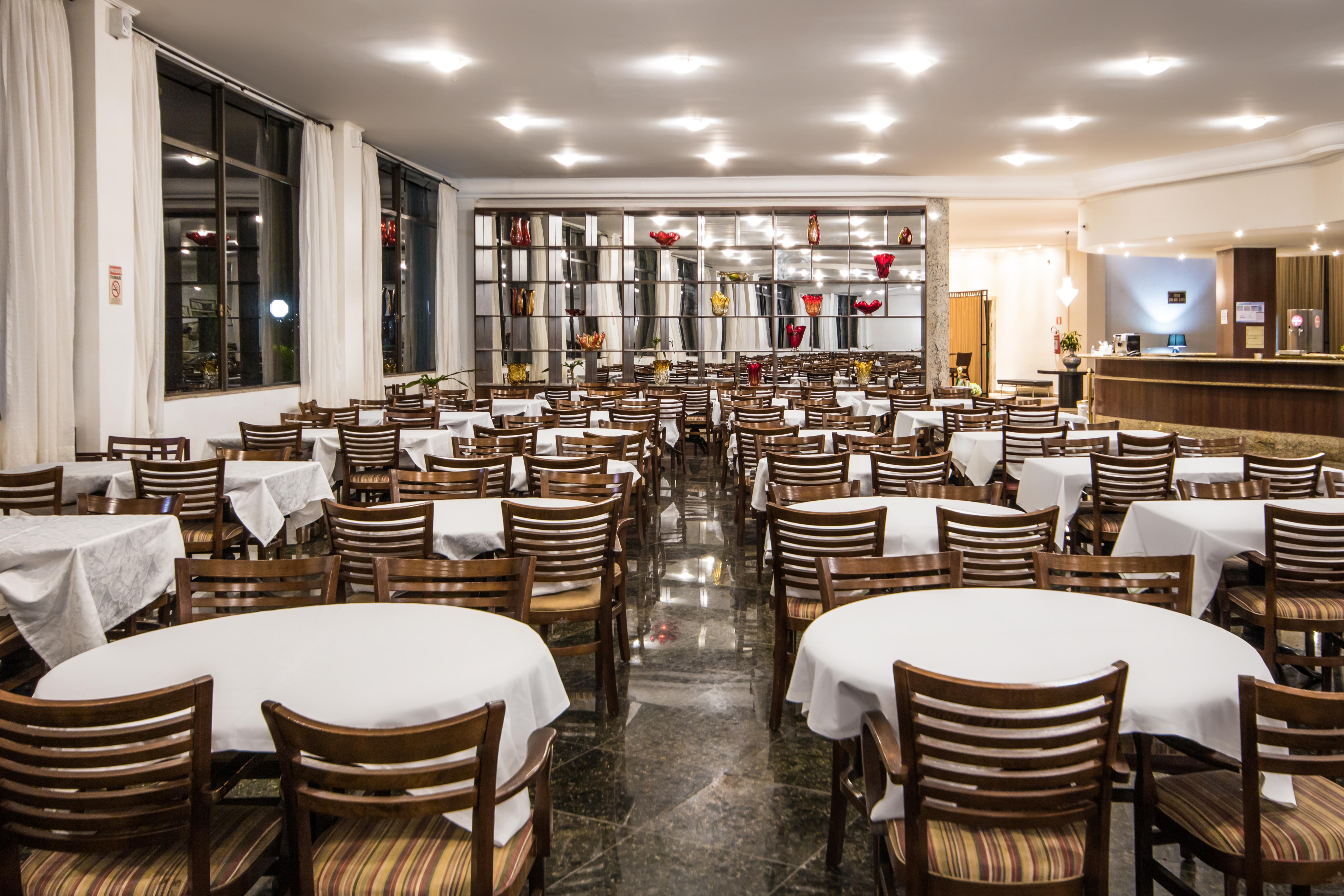 Hotel Golden Park All Inclusive Pocos De Caldas By Nacional Inn Eksteriør billede The dining room