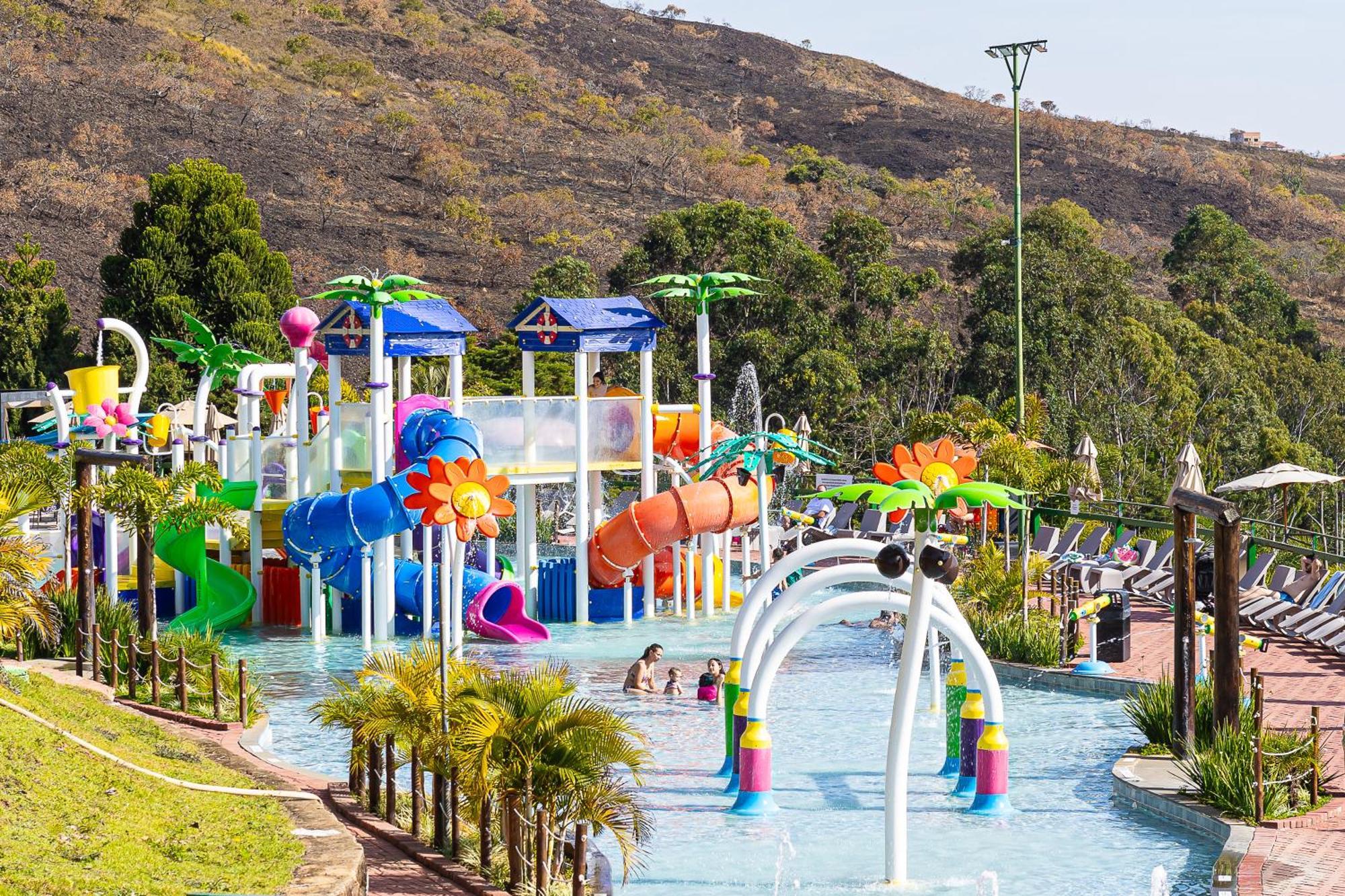Hotel Golden Park All Inclusive Pocos De Caldas By Nacional Inn Eksteriør billede Splash Island