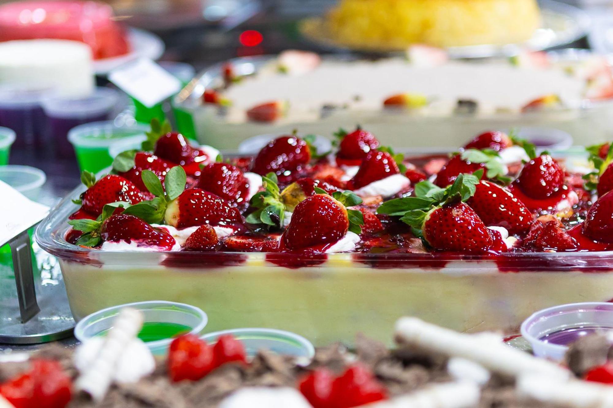 Hotel Golden Park All Inclusive Pocos De Caldas By Nacional Inn Eksteriør billede A strawberry parfait